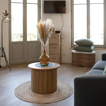 Lucien - Bon Accueil Proche *